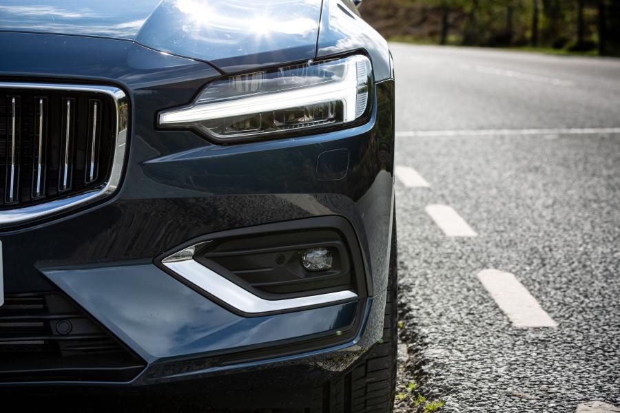 Детали экстерьера Volvo V60 D3 Inscription 2018 года  (UK) (фото 36 из 40)